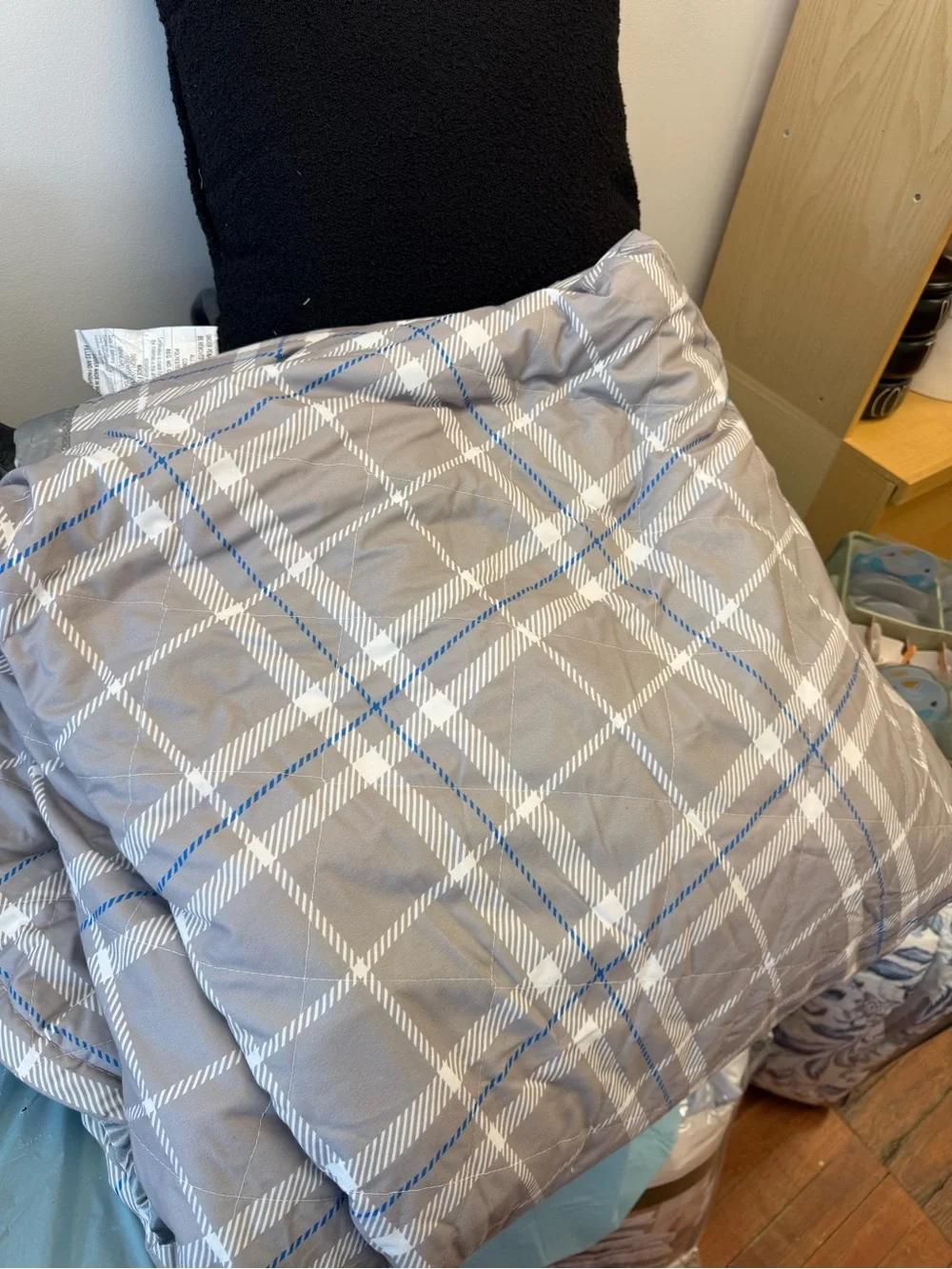 $250 Shavel new Gray Plaid heated Comforter - Blue & White Accent